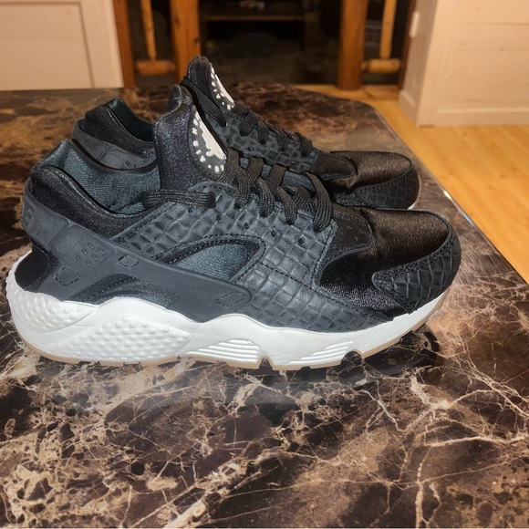 Nike Huarache Premium - Picture 2 of 3